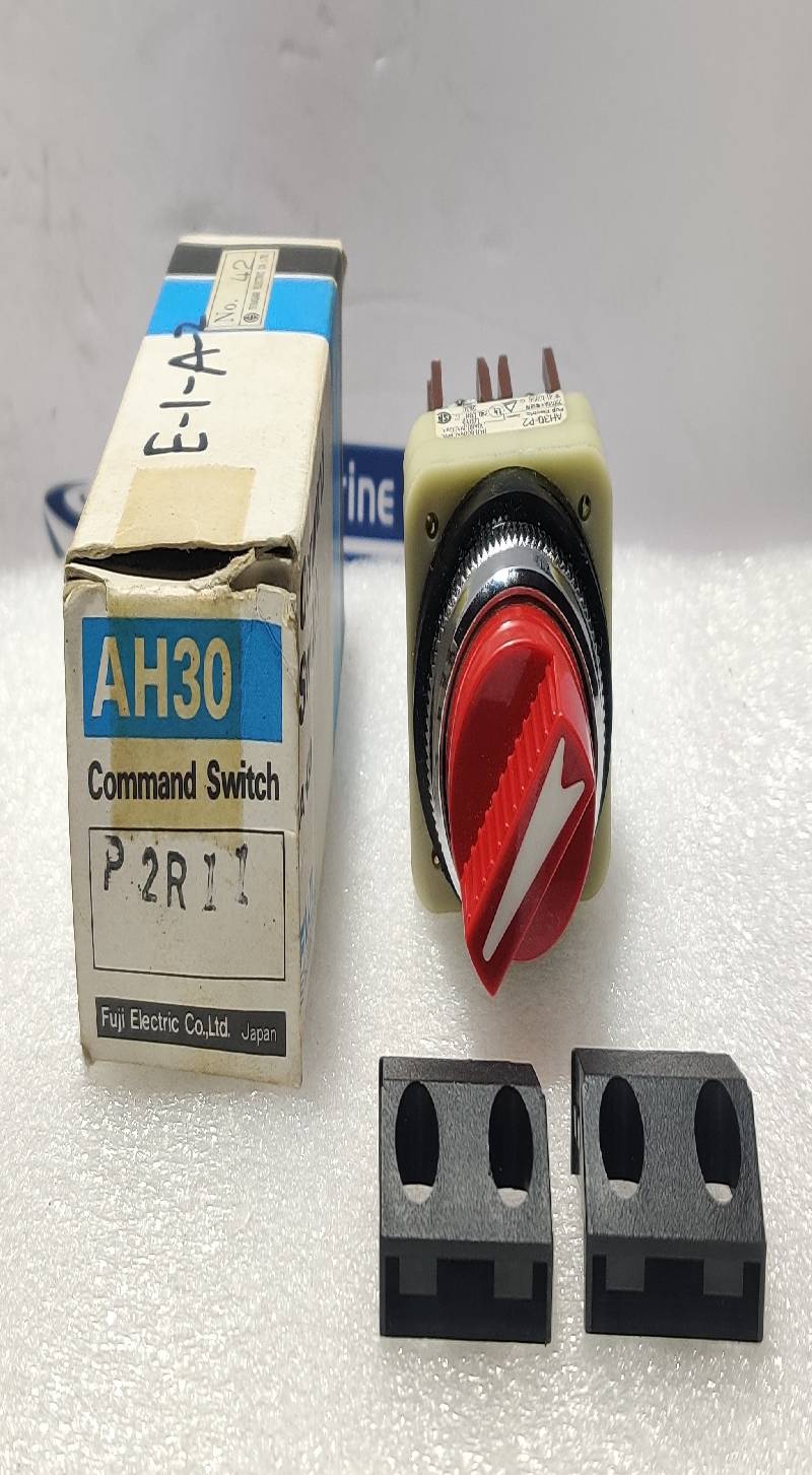 Fuji Electric AH30-P2 Command Selector Switch AH30P2R11 250V6A H.D.600VAC Max 10A