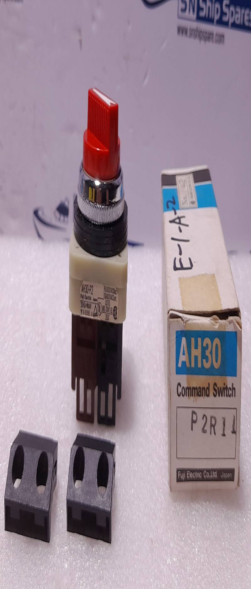 Fuji Electric AH30-P2 Command Selector Switch 250V6A AH30P2R11