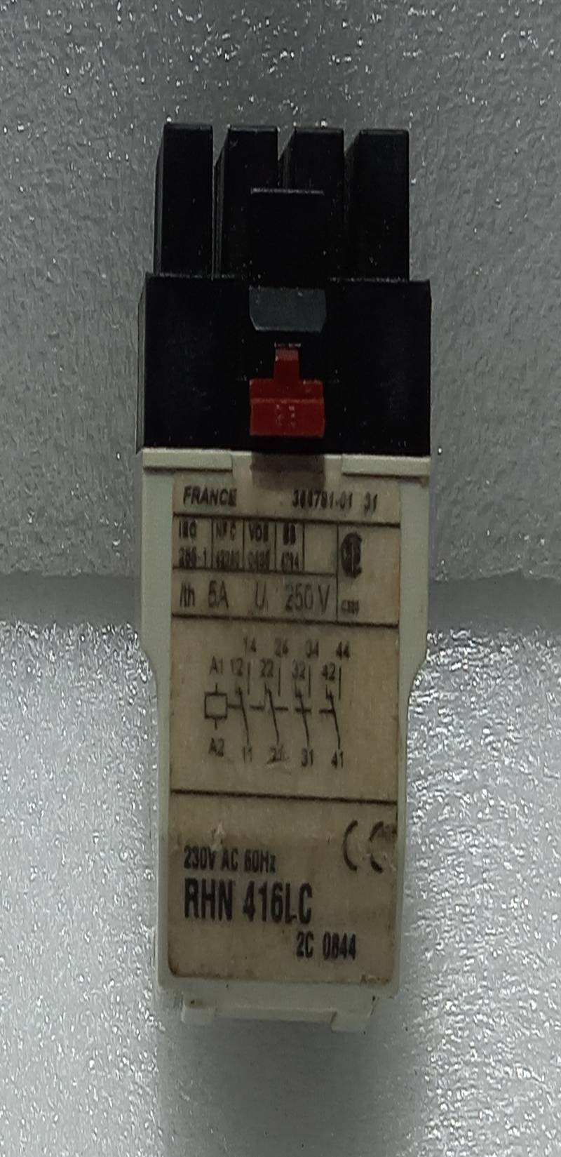 Telemecanique RHN 416LC Plug In Relay Ith: 5A Ui: 250V 