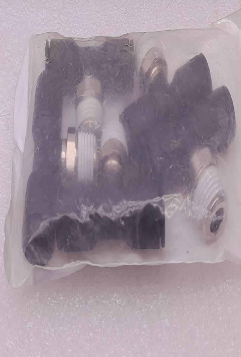 RS 182-5080 Stud Branch Tee Adaptor-1/4X8mm 5PCs In Lot