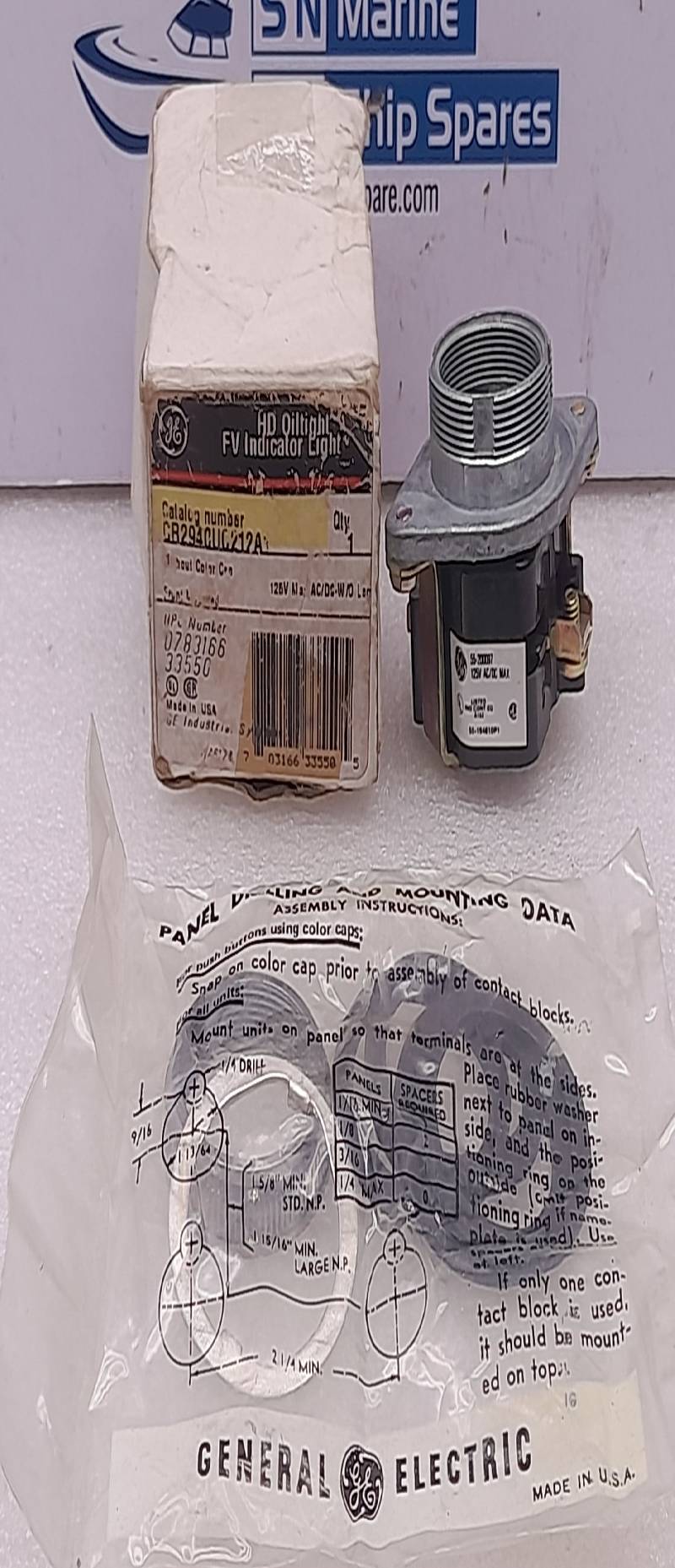 General Electric CR2940UC212A1 Heavy-Duty Light Fixture 125V AC/DC CR2940