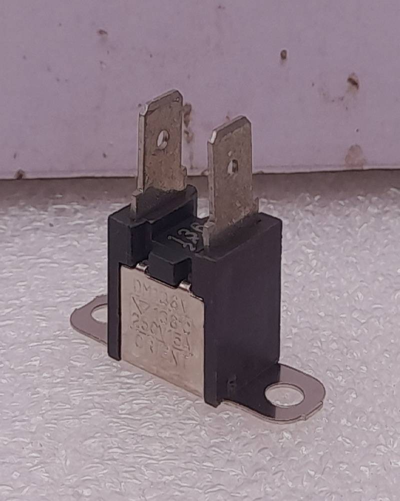 Orient DM136V Temperature Fuse 136℃250V 15A Nippon Controls 33-140-1-2 2PCs In Lot