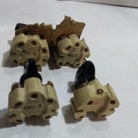 Spare Interiors for 3 Pin Plug & Receptacle 20755 - 3 pcs and 20749 -1 pc - 4 pc