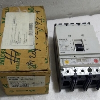 Moeller NZM 1/NZMB1-A100-NA 3-Pole 100A Circuit Breaker w/Auxiliary Contacts