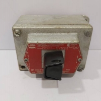 Crouse Hinds EDS2184S 153 Pushbutton Control Station 1, Single-gang EDS2184S153