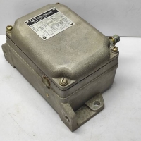 Eaton Cutler Hammer 1975D11G02 Water Proof Limit Switch