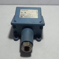 United Electric Control H100-192 Pressure Switch